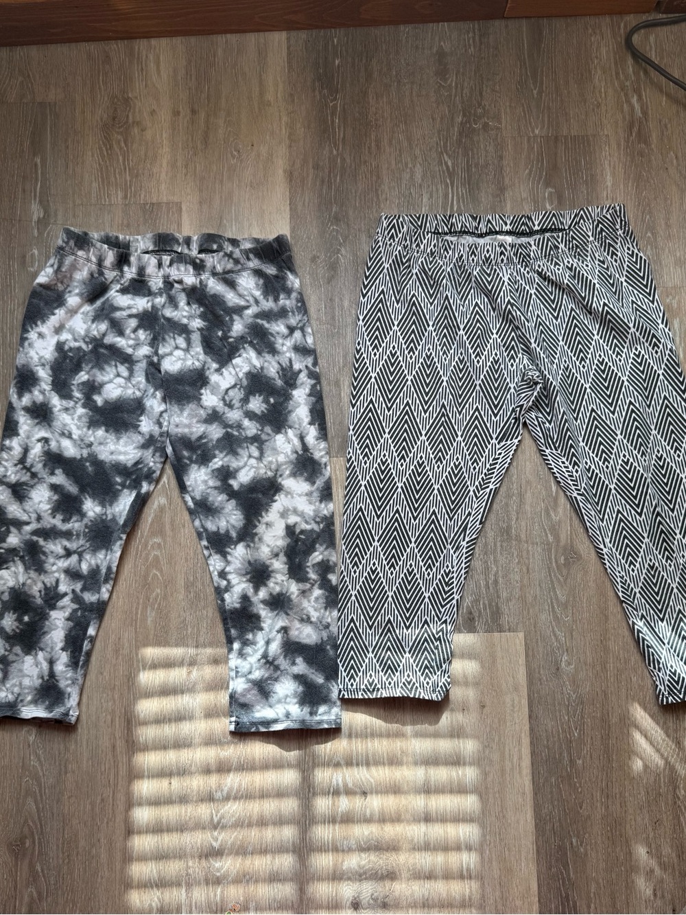 No Boundaries Black & White Pattern Capri Leggings Set